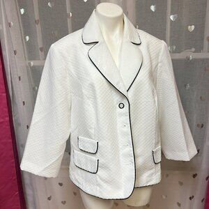 #110 Sweet Suit White Dress Jacket Blazer with Black Lining 18W